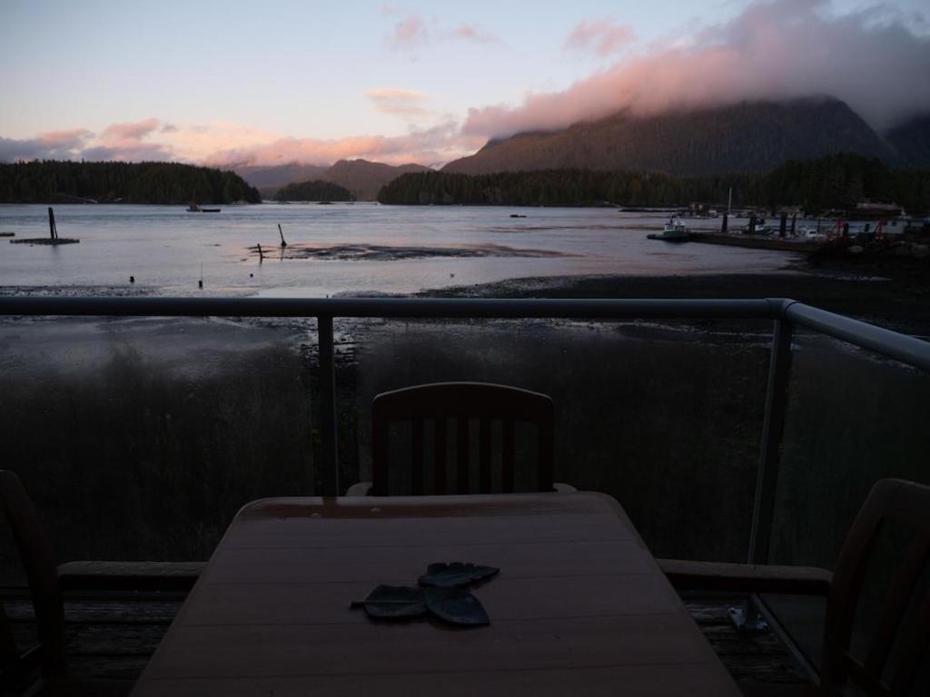 Waterfront View Of The Inlet, Short Walk To Town Daire Tofino Dış mekan fotoğraf