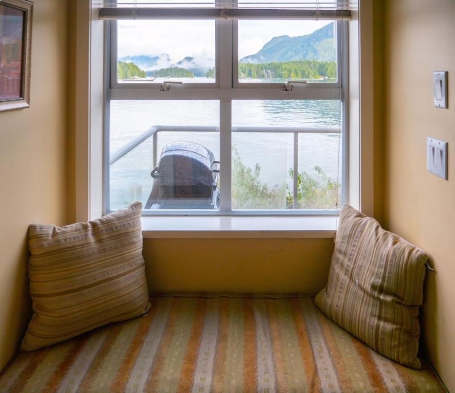 Waterfront View Of The Inlet, Short Walk To Town Daire Tofino Dış mekan fotoğraf